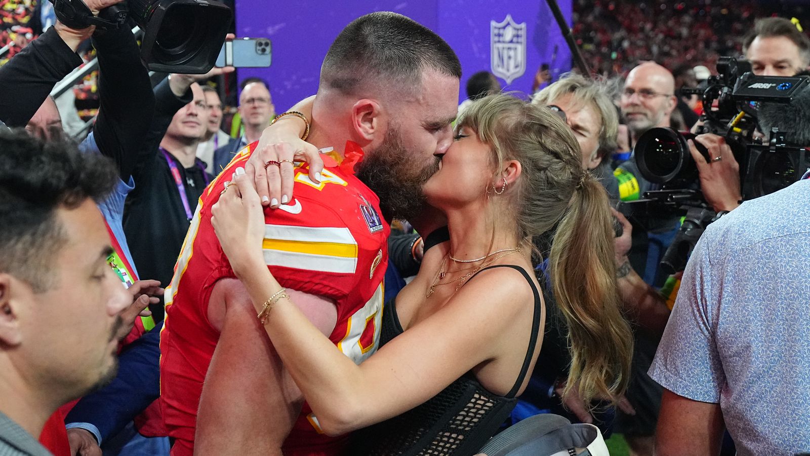 Taylor Swift Is Engaged, and the Love Story Unfolded in Travis Kelce’s Home Garden