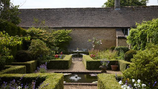 8 Idyllic English Cottages You Can Book on Airbnb