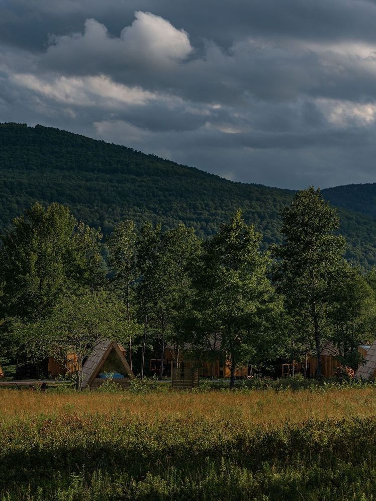 15 Warm Catskills Hotels and Homes Embody Upstate Coziness