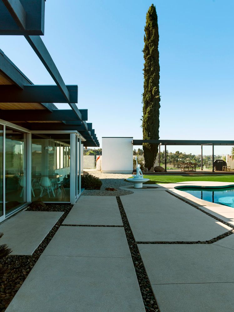 5 Richard Neutra-Designed Homes That Midcentury Modern Buffs Can Rent